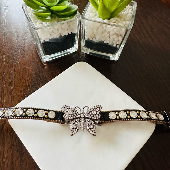 Gucci Leather & Crystal Butterfly Bracelet with Buckle Closure - Picture 4 of 11